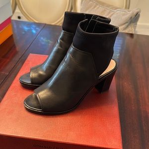 Donald Pliner black sandals